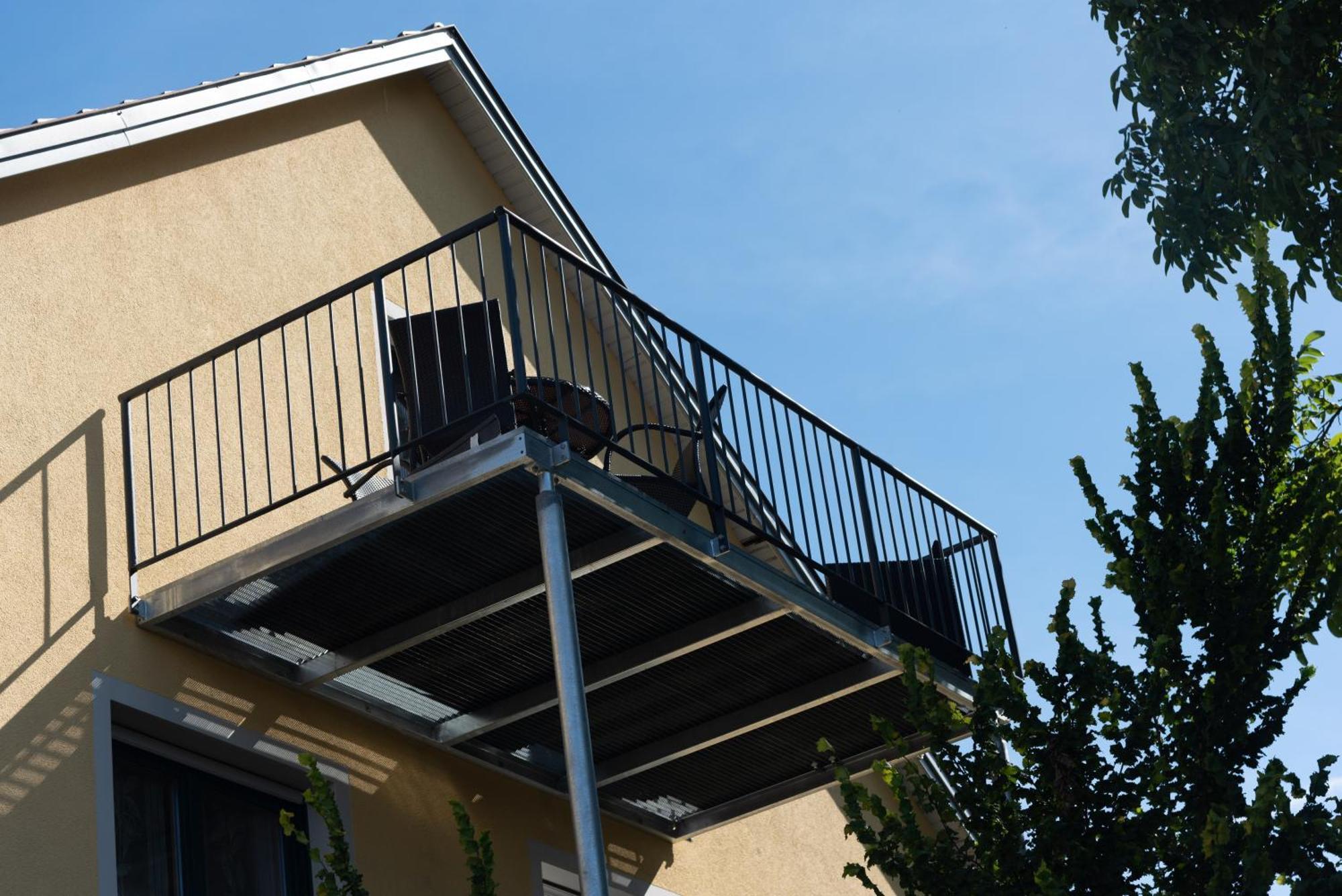 Moderne, Gemuetliche Dg-Wohnung In Ruhiger Lage Neunburg vorm Wald Luaran gambar